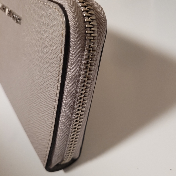 Michael Kors Wrislet - Picture 4 of 7